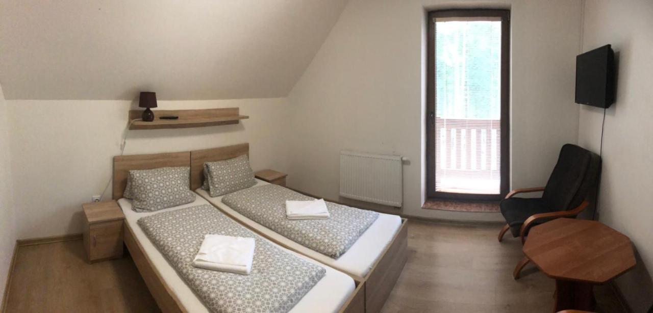 Chata Spalena Sprava Tanapu Zuberec Buitenkant foto